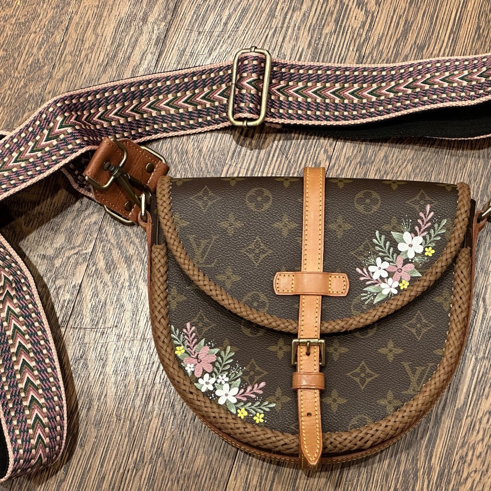 LOUIS VUITTON **CUSTOM** SAUMUR bag!  Hand painted  GREAT ADD TO YOUR COLLECTION